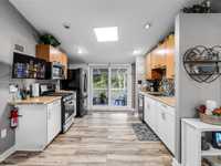 House 2142550381