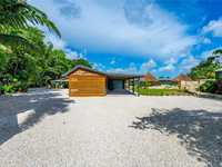 House 2142550457