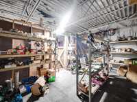 House 2137871122