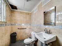 House 2137871418