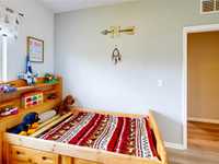 House 2145309424