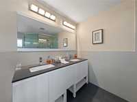 House 2204225061