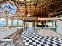 House 2751966566