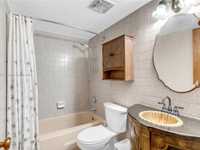 House 2393643573