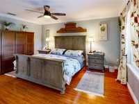 House 2201189597