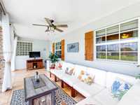 House 2201189640
