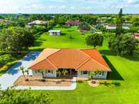 House 2201189707
