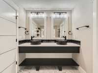 House 2375295521