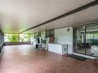House 2494799063
