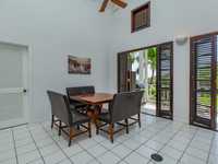 House 2798094307