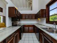 House 2798094327