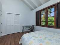 House 2798094515