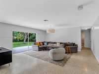 House 2279200841
