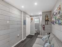 House 2321912279