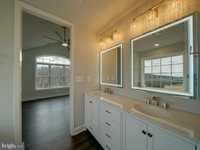 House 2590758238