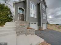 House 2590758256