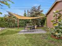 House 2359818990