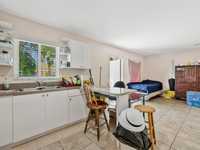 House 2359819023
