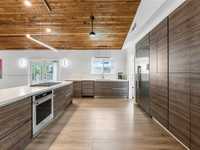 House 2400480783