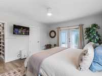 House 2400480802