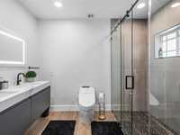 House 2400480808