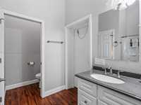 House 2400480931