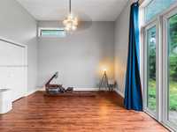 House 2400480936