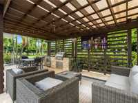 House 2400480729
