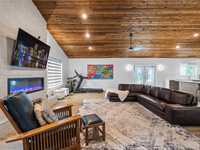 House 2400480753