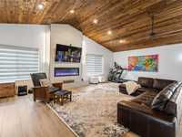 House 2400480759