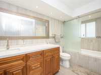 House 2430365777