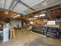 House 2430365842