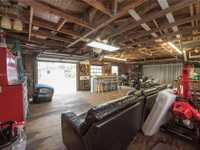 House 2430365844