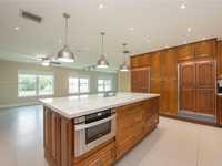 House 2430365711
