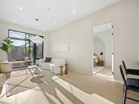 House 2381200639