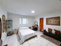 House 2382731313