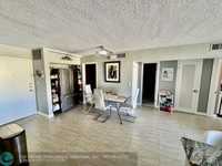 House 2404774122
