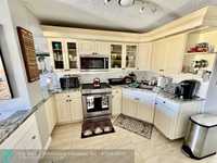 House 2404774121
