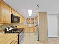 House 2446430685