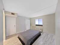 House 2446430737