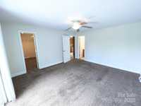 House 2415888189
