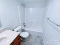 House 2415888220