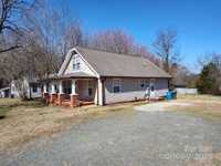 House 2415888279