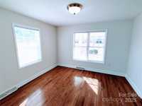 House 2415888122