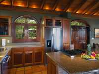 House 2414475204