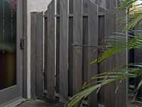House 2414475470