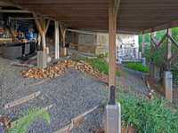 House 2414475864