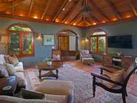 House 2414475132