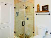 House 2437807498
