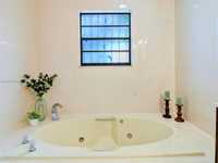 House 2437807541
